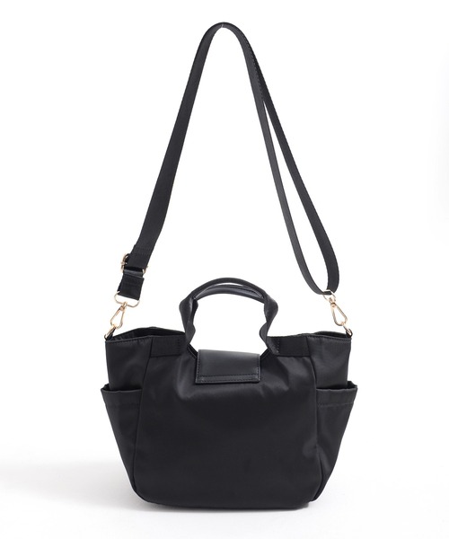 Arnold Palmer(アーノルドパーマー)の「撥水 フラップ 2WAY トートバッグ(トートバッグ・レディース・ベージュ/ブラック・F)」の4枚目の写真