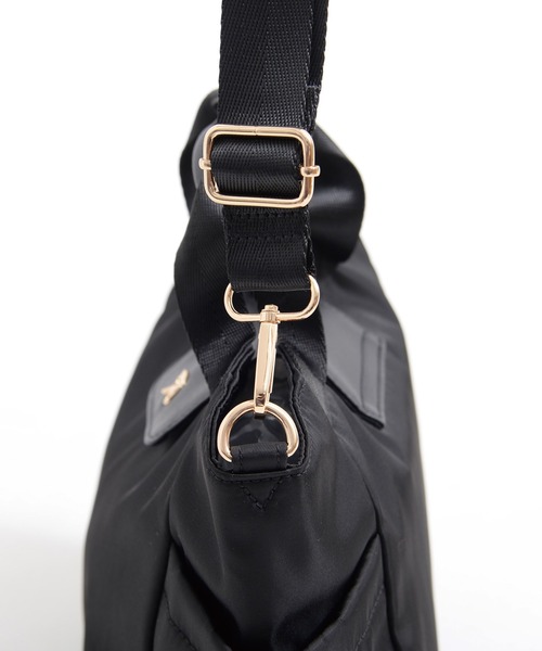 Arnold Palmer(アーノルドパーマー)の「撥水 フラップ 2WAY トートバッグ(トートバッグ・レディース・ベージュ/ブラック・F)」の6枚目の写真