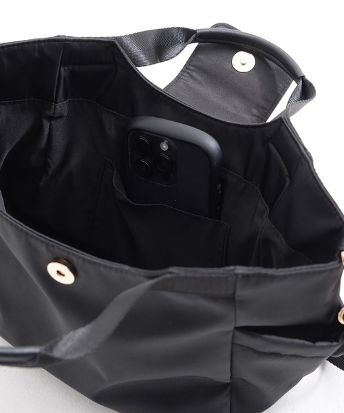 Arnold Palmer(アーノルドパーマー)の「撥水 フラップ 2WAY トートバッグ(トートバッグ・レディース・ベージュ/ブラック・F)」の7枚目の写真