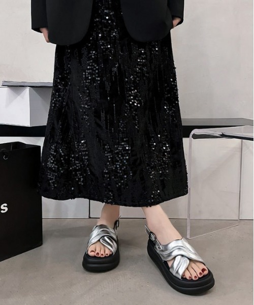 AMELY（エミリー）の「クロスベルトサンダル（サンダル・レディース・ブラック/ホワイト/シルバー・40/38/39/35/36/37）」の8枚目の写真