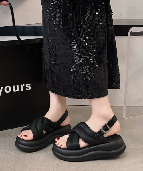 AMELY（エミリー）の「クロスベルトサンダル（サンダル・レディース・ブラック/ホワイト/シルバー・40/38/39/35/36/37）」の5枚目の写真