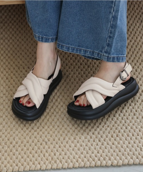 AMELY（エミリー）の「クロスベルトサンダル（サンダル・レディース・ブラック/ホワイト/シルバー・40/38/39/35/36/37）」の17枚目の写真