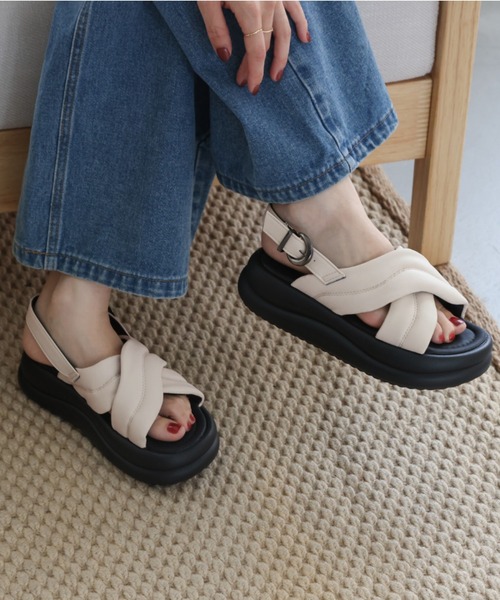 AMELY（エミリー）の「クロスベルトサンダル（サンダル・レディース・ブラック/ホワイト/シルバー・40/38/39/35/36/37）」の16枚目の写真