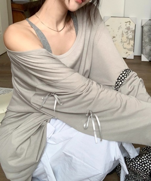 LADY LIKE(レディライク)の「袖リボン付きゆったりトップス(Tシャツ/カットソー・レディース・ホワイト/グレイッシュベージュ/アイボリー・M)」の11枚目の写真
