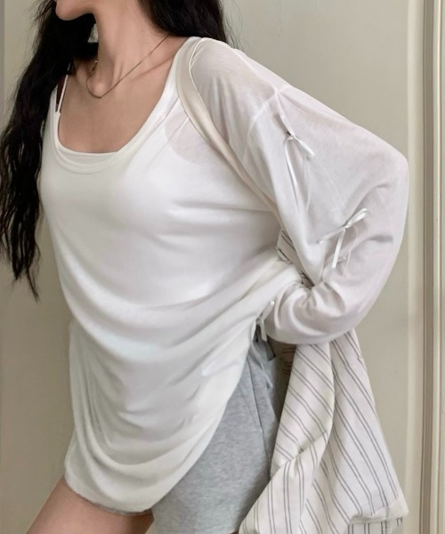 LADY LIKE(レディライク)の「袖リボン付きゆったりトップス(Tシャツ/カットソー・レディース・ホワイト/グレイッシュベージュ/アイボリー・M)」の6枚目の写真