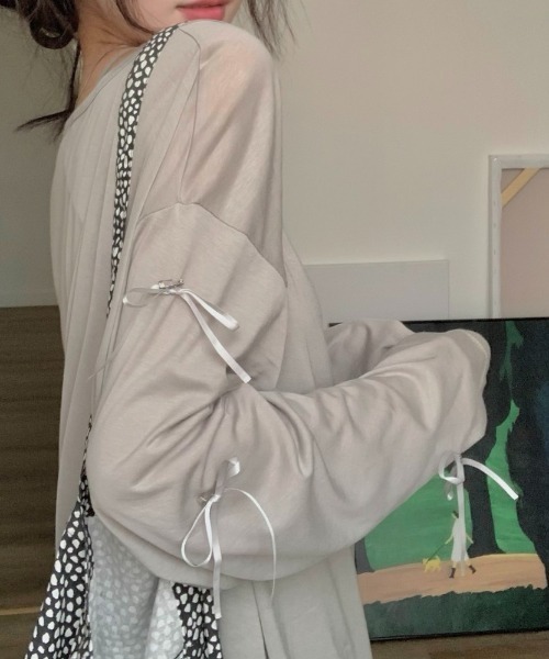 LADY LIKE(レディライク)の「袖リボン付きゆったりトップス(Tシャツ/カットソー・レディース・ホワイト/グレイッシュベージュ/アイボリー・M)」の13枚目の写真