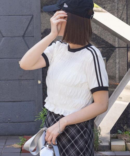 WEGO(ウィゴー)の「WEGO/ラインデザインシャーリングトップス(Tシャツ/カットソー・レディース・ホワイト/ブラック・FREE)」の7枚目の写真