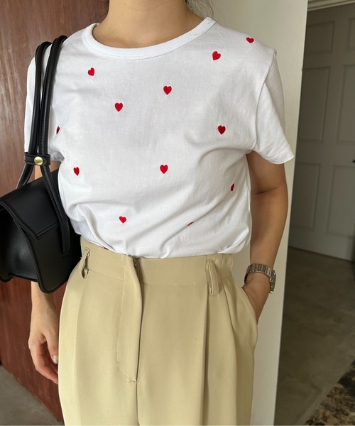 I_am(アイアム)の「heartful t shirt / ハートフルtシャツ(Tシャツ/カットソー・レディース・ホワイト/キャメル/ブラック・FREE)」の5枚目の写真