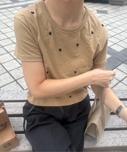 I_am(アイアム)の「heartful t shirt / ハートフルtシャツ(Tシャツ/カットソー・レディース・ホワイト/キャメル/ブラック・FREE)」の8枚目の写真