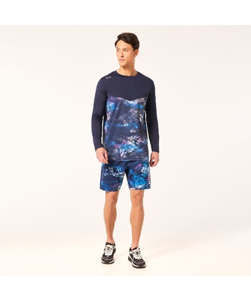 OAKLEY(オークリー)の「オークリー STRIKING UTILITY LS TEE 5.0 / ロングTシャツ/ ロンT/TRAINING スポーツ・トレーニング/紫外線対策/ OAKLEY(Tシャツ/カットソー・メンズ・ブラック/ネイビー・S/M/L/XL)」の8枚目の写真