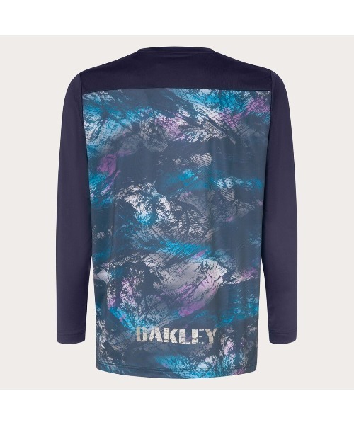 OAKLEY(オークリー)の「オークリー STRIKING UTILITY LS TEE 5.0 / ロングTシャツ/ ロンT/TRAINING スポーツ・トレーニング/紫外線対策/ OAKLEY(Tシャツ/カットソー・メンズ・ブラック/ネイビー・S/M/L/XL)」の5枚目の写真