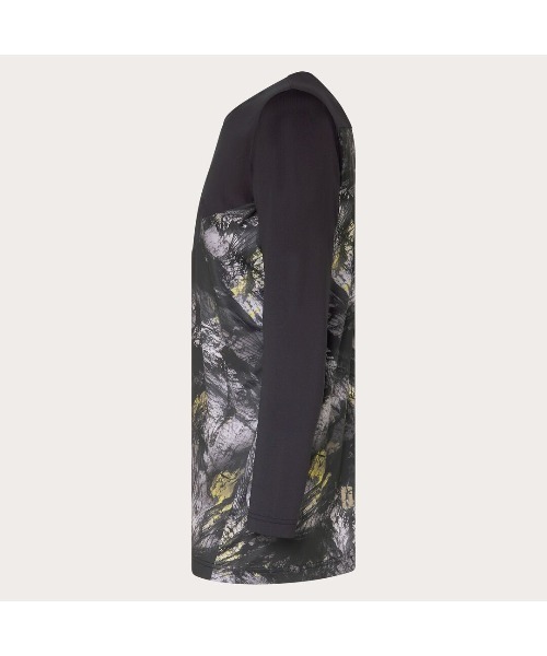 OAKLEY(オークリー)の「オークリー STRIKING UTILITY LS TEE 5.0 / ロングTシャツ/ ロンT/TRAINING スポーツ・トレーニング/紫外線対策/ OAKLEY(Tシャツ/カットソー・メンズ・ブラック/ネイビー・S/M/L/XL)」の13枚目の写真