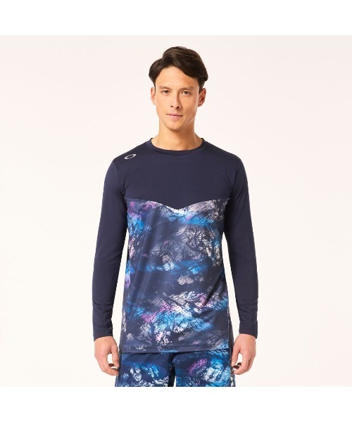 OAKLEY(オークリー)の「オークリー STRIKING UTILITY LS TEE 5.0 / ロングTシャツ/ ロンT/TRAINING スポーツ・トレーニング/紫外線対策/ OAKLEY(Tシャツ/カットソー・メンズ・ブラック/ネイビー・S/M/L/XL)」の20枚目の写真
