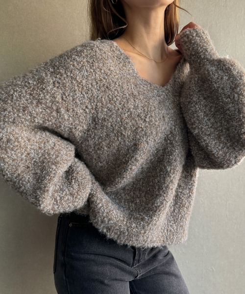 junoah(ジュノア)の「前後2way mixブークレニット(ニット/セーター・レディース・グレイッシュベージュ/ブルー/チャコール・MEDIUM/LARGE)」の15枚目の写真