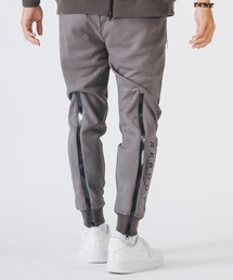 BLACK　EVOLUTION（ブラックエボリューション）の「フェイクスウェード / リラックスジョガーパンツ（その他パンツ）」