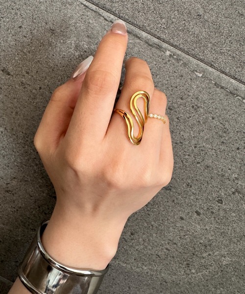 Rechic（リシック）の「S字リング（リング・レディース・ゴールド/シルバー・FREE）」の3枚目の写真