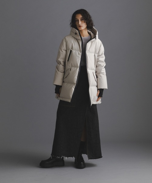 NANO universe(ナノユニバース)の「「西川ダウン(R)」ソロテックスAラインダウン(ダウンジャケット/コート・レディース・オフホワイト/ブラック/チャコール・M/S)」の4枚目の写真