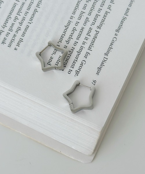 sowang(ソワン)の「シンプル スターフープピアス/ステンレス-simple star hoop pierce-(ピアス(両耳用)・レディース・ゴールド/シルバー・FREE)」の13枚目の写真