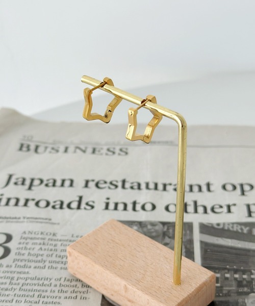 sowang(ソワン)の「シンプル スターフープピアス/ステンレス-simple star hoop pierce-(ピアス(両耳用)・レディース・ゴールド/シルバー・FREE)」の14枚目の写真