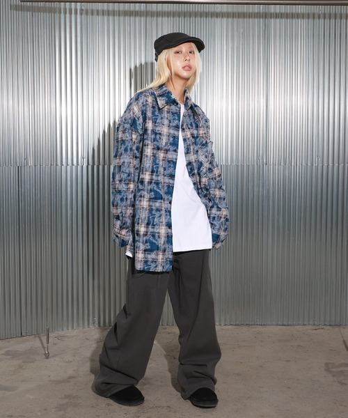 FOLLOWIN（フォロウィン）の「[UNISEX]ユニークデッキダメージオーバーチェックシャツ（シャツ/ブラウス・レディース・レッド/ブルー/オレンジ・FREE）」の9枚目の写真