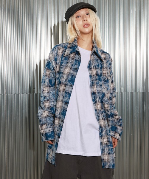FOLLOWIN（フォロウィン）の「[UNISEX]ユニークデッキダメージオーバーチェックシャツ（シャツ/ブラウス・レディース・レッド/ブルー/オレンジ・FREE）」の13枚目の写真
