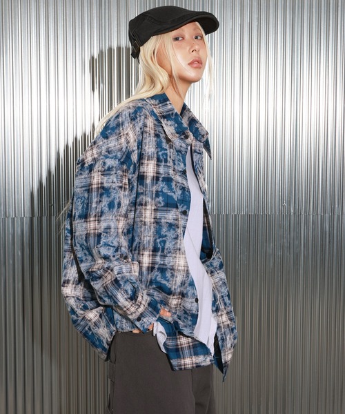 FOLLOWIN（フォロウィン）の「[UNISEX]ユニークデッキダメージオーバーチェックシャツ（シャツ/ブラウス・レディース・レッド/ブルー/オレンジ・FREE）」の16枚目の写真