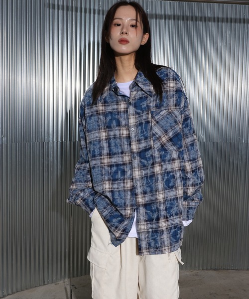 FOLLOWIN（フォロウィン）の「[UNISEX]ユニークデッキダメージオーバーチェックシャツ（シャツ/ブラウス・レディース・レッド/ブルー/オレンジ・FREE）」の20枚目の写真