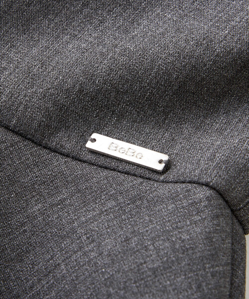 BeBe（ベベ）の「ウール調ペプラムフリルノーカラージャケット(100~150cm)（ノーカラージャケット・キッズ・グレー・110cm/120cm/130cm/140cm/150cm/100cm）」の8枚目の写真