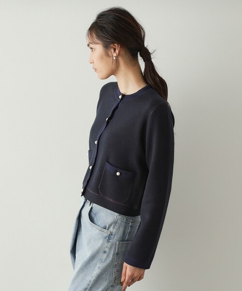 OPAQUE.CLIP（オペークドットクリップ）の「◆パール調ボタン配色ニットカーディガン【洗濯機洗い可】（カーディガン/ボレロ・レディース・ネイビー系4/ホワイト系7・38/40）」の12枚目の写真