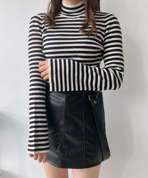 AS KNOW AS plus（アズノゥアズプラス）の「◇フレアスリーブ ハイネックリブニットプルオーバー（ニット/セーター・レディース・ブラウン系その他/ブラック/アイボリー/シルバー系/ピンク系/ブラック系その他/ボルドー・FREE）」の4枚目の写真