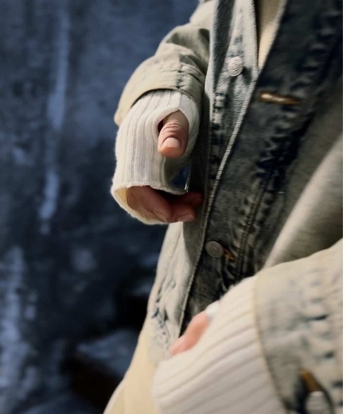 ８(eight)（エイト）の「カシミヤタッチアームカバー（アームカバー・メンズ・ネイビー/ベージュ/杢グレー/ワイン/グレー系その他/ブラック/ホワイト/ブルー系その他・FREE）」の2枚目の写真