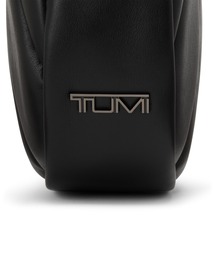 TUMI（トゥミ）の「ASRA 「アスラ」スモール・クロスボディ