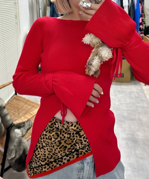 Alley Tokyo（アリートーキョー）の「リブ袖リボンぐるぐる巻きTOPS（ニット/セーター・レディース・サックスブルー/オフホワイト/グレー/ピンク/レッド・FREE）」の5枚目の写真