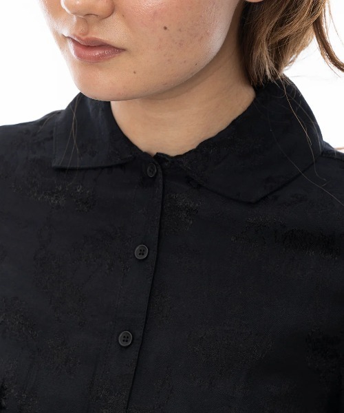 RVCA（ルーカ）の「RVCA レディース INVISIBLE MAN TOP 長袖シャツ/ルーカクロップド・ショート丈シャツ（シャツ/ブラウス・レディース・ブラック・MEDIUM/LARGE/SMALL）」の5枚目の写真