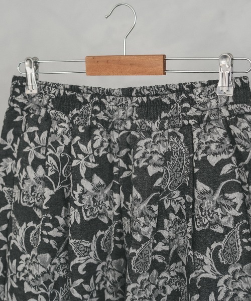 Shoowtime(ショウタイム)の「Flower pattern 2 tuck wide pants / フラワーパターン2タックワイドパンツ(その他パンツ・メンズ・グレー・X-LARGE/LARGE/MEDIUM)」の4枚目の写真