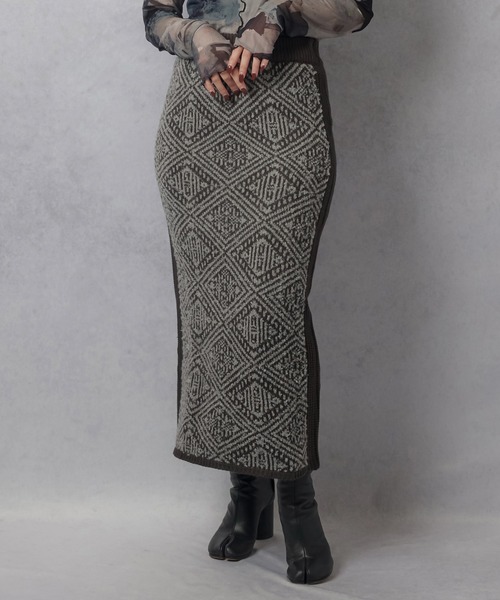 Lull（ルル）の「【Lull / ルル】セットアップ対応 / ジオメトリックニットタイトスカート（スカート・レディース・グレー/ベージュ・ONESIZE）」の2枚目の写真
