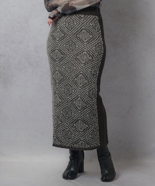 Lull（ルル）の「【Lull / ルル】セットアップ対応 / ジオメトリックニットタイトスカート（スカート・レディース・グレー/ベージュ・ONESIZE）」の3枚目の写真