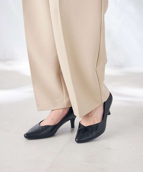 a.v.v(アーヴェヴェ)の「【5サイズ展開】ベーシックパンプス(パンプス・レディース・ブラック/アイボリー・04/03/05/06/02)」の2枚目の写真