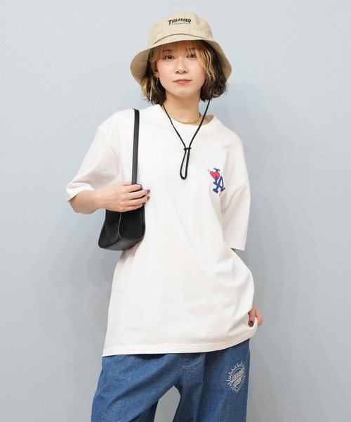 NEW ERA(ニューエラ)の「【ユニセックス】NEW ERA/ニューエラ MLB オーバーサイズ/バックプリントTシャツ 14670935/14670936/14670937/14670938/14670933/14670934(Tシャツ/カットソー・レディース・ホワイト系その他3/ホワイト系その他/ホワイト系その他2/ブラック系その他/ブラック系その他2/ブラック系その他3・S/L/M)」の12枚目の写真