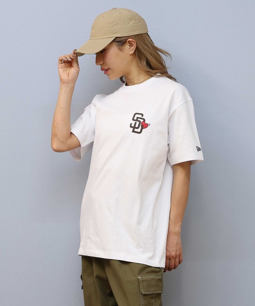 NEW ERA(ニューエラ)の「【ユニセックス】NEW ERA/ニューエラ MLB オーバーサイズ/バックプリントTシャツ 14670935/14670936/14670937/14670938/14670933/14670934(Tシャツ/カットソー・レディース・ホワイト系その他3/ホワイト系その他/ホワイト系その他2/ブラック系その他/ブラック系その他2/ブラック系その他3・S/L/M)」の18枚目の写真