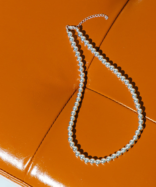 URBAN RESEARCH（アーバンリサーチ）の「decor『デコール』　Hematite6mmBallnecklace（ネックレス・レディース・シルバー・-）」の2枚目の写真