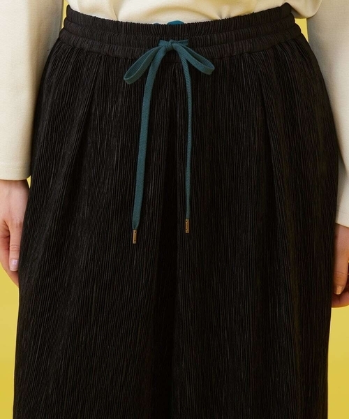 Jocomomola(ホコモモラ)の「Ondas プリーツワイドイージーパンツ(その他パンツ・レディース・ベージュ/ブラック・40)」の16枚目の写真