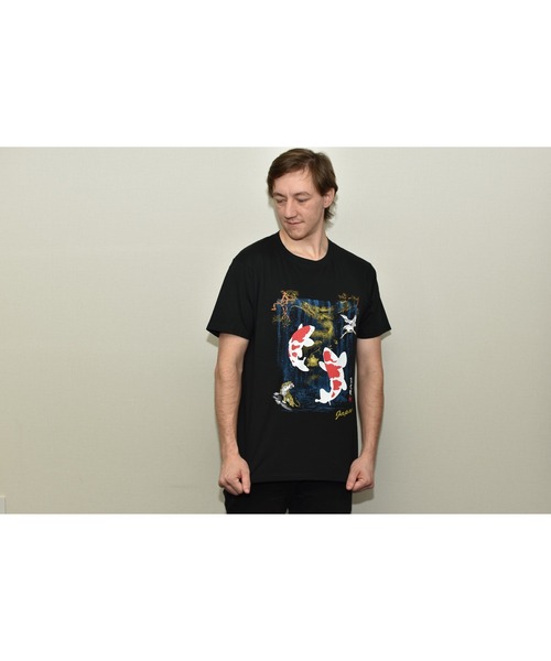 JIN plus(ジンプラス)の「鯉の滝登り JIN+ ブラック半袖Tシャツ(Tシャツ/カットソー・メンズ・ブラック系その他2/ブラック系その他5/ホワイト系その他/ホワイト系その他3/ブラック系その他4・MEDIUM/XX-LARGE/SMALL/LARGE/X-LARGE)」の6枚目の写真