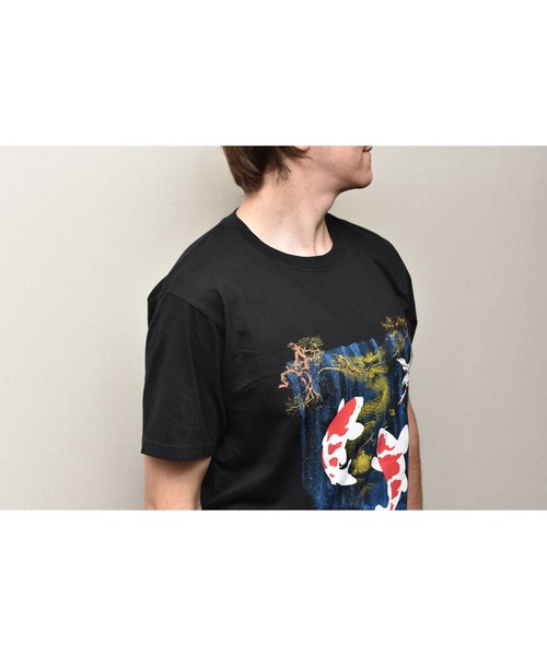 JIN plus(ジンプラス)の「鯉の滝登り JIN+ ブラック半袖Tシャツ(Tシャツ/カットソー・メンズ・ブラック系その他2/ブラック系その他5/ホワイト系その他/ホワイト系その他3/ブラック系その他4・MEDIUM/XX-LARGE/SMALL/LARGE/X-LARGE)」の7枚目の写真