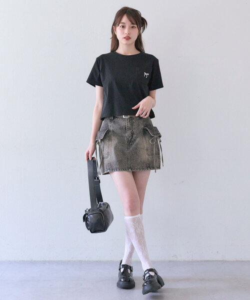 OLIVE des OLIVE(オリーブデオリーブ)の「リボン刺繍Tシャツ(Tシャツ/カットソー・レディース・オフホワイト/ピンク/サックスブルー/イエロー/ブラック・FREE)」の14枚目の写真