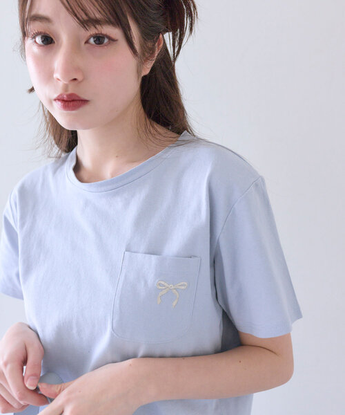 OLIVE des OLIVE(オリーブデオリーブ)の「リボン刺繍Tシャツ(Tシャツ/カットソー・レディース・オフホワイト/ピンク/サックスブルー/イエロー/ブラック・FREE)」の4枚目の写真