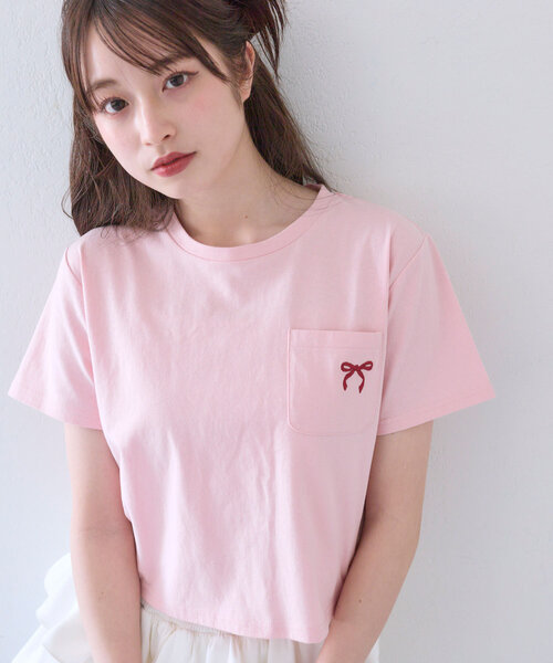 OLIVE des OLIVE(オリーブデオリーブ)の「リボン刺繍Tシャツ(Tシャツ/カットソー・レディース・オフホワイト/ピンク/サックスブルー/イエロー/ブラック・FREE)」の1枚目の写真