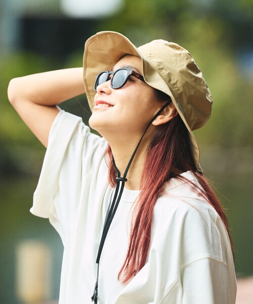 KiU（キウ）の「KiU×FREAK'S STORE/キウ×フリークスストア 別注 UV&RAIN PACKABLE SAFARI HAT 晴雨兼用 パッカブルサファリハット（ハット・メンズ・ベージュ/ブラック・ONE SIZE）」の21枚目の写真
