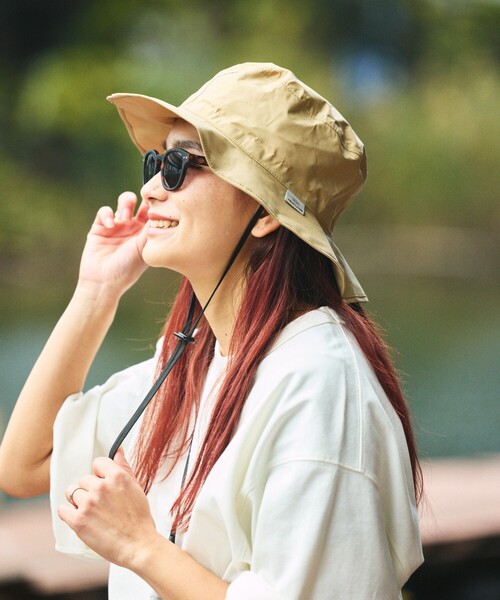 KiU（キウ）の「KiU×FREAK'S STORE/キウ×フリークスストア 別注 UV&RAIN PACKABLE SAFARI HAT 晴雨兼用 パッカブルサファリハット（ハット・メンズ・ベージュ/ブラック・ONE SIZE）」の19枚目の写真