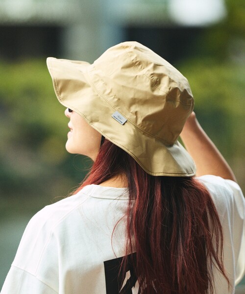 KiU（キウ）の「KiU×FREAK'S STORE/キウ×フリークスストア 別注 UV&RAIN PACKABLE SAFARI HAT 晴雨兼用 パッカブルサファリハット（ハット・メンズ・ベージュ/ブラック・ONE SIZE）」の18枚目の写真